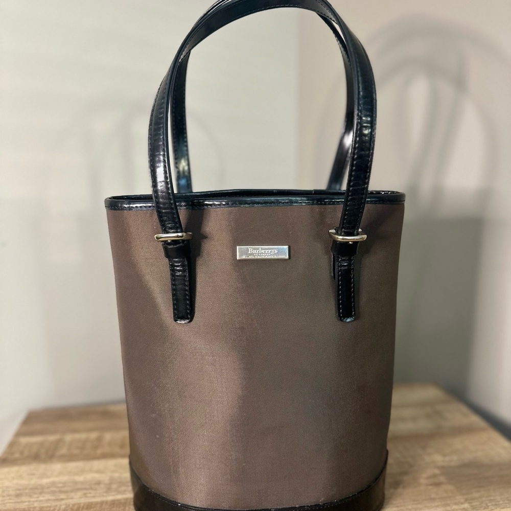 💥PRICE DROP💥 Burberry Bucket bag